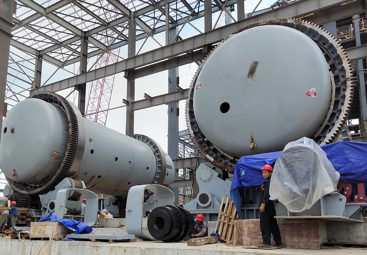 Rotary anode furnace