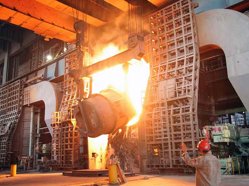 Scrap copper smelting furnace